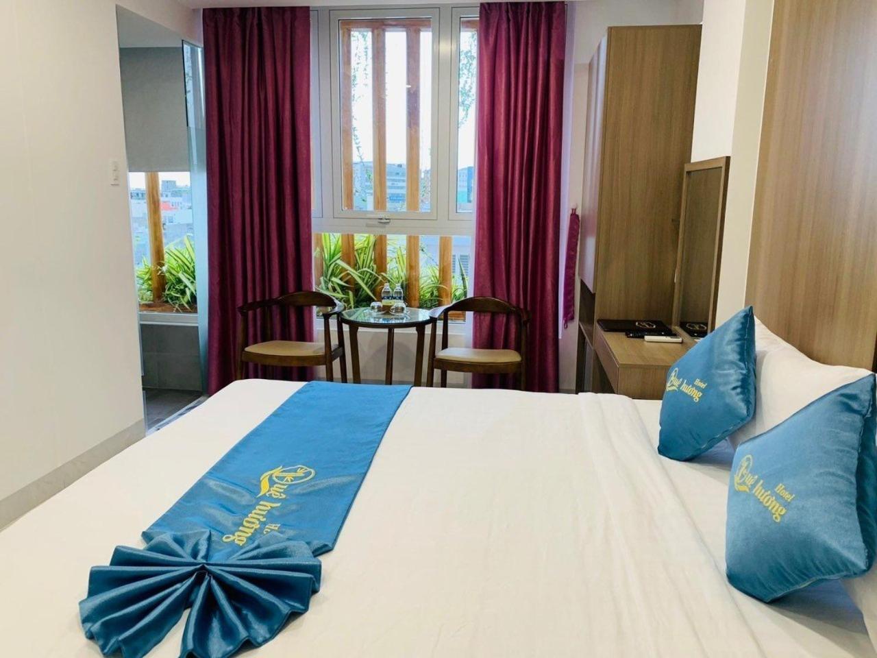 Que Huong Hotel Куи Нхон Екстериор снимка