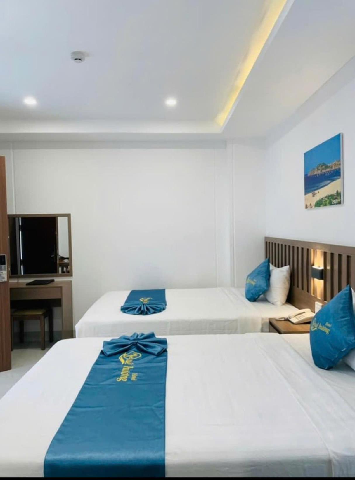 Que Huong Hotel Куи Нхон Екстериор снимка