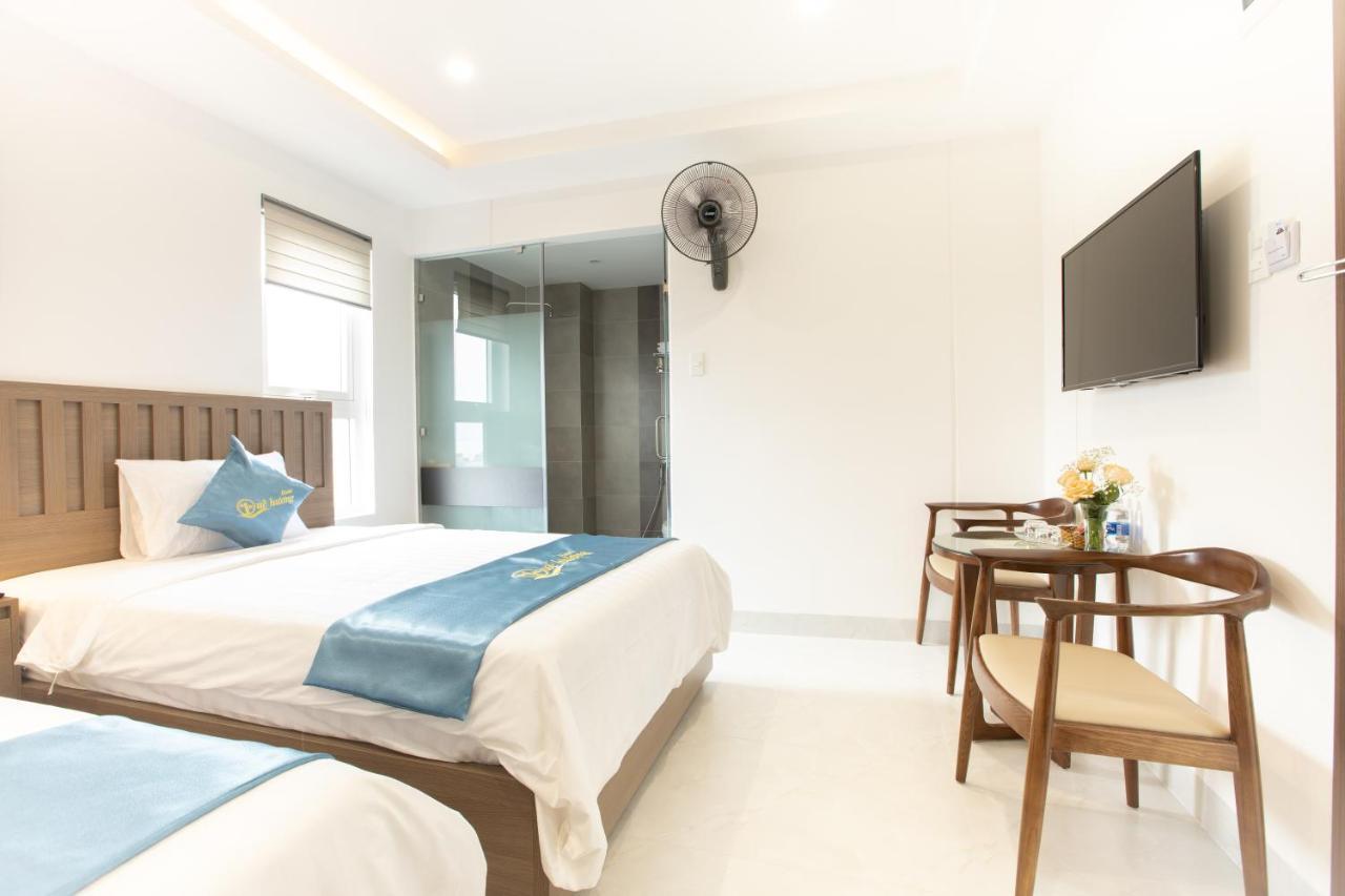 Que Huong Hotel Куи Нхон Екстериор снимка